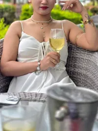 Siya Bhatia, escort gallery photo in Park Street
